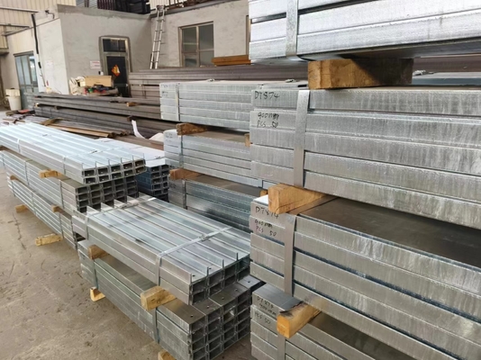 Las vigas de sección C de acero galvanizado a medida 150x90x24 PFC Flange paralela