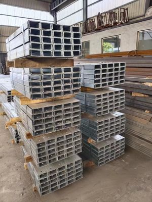 Sección C resistente a la corrosión Revestimientos de acero galvanizados Secciones de canales laminadas en caliente