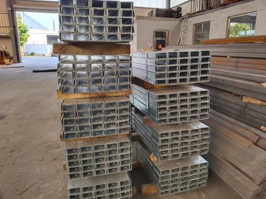 Perforación de acero galvanizado laminado en caliente