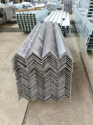 Reforzamiento de edificios de acero galvanizado en forma de L
