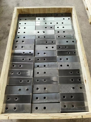 Procesamiento CNC de acero galvanizado con barra plana y ranuras para la construcción