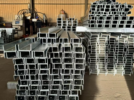 Canales de alta resistencia de acero laminados en caliente canales estructurales resistentes a la oxidación para proyectos industriales comerciales e infraestructuras